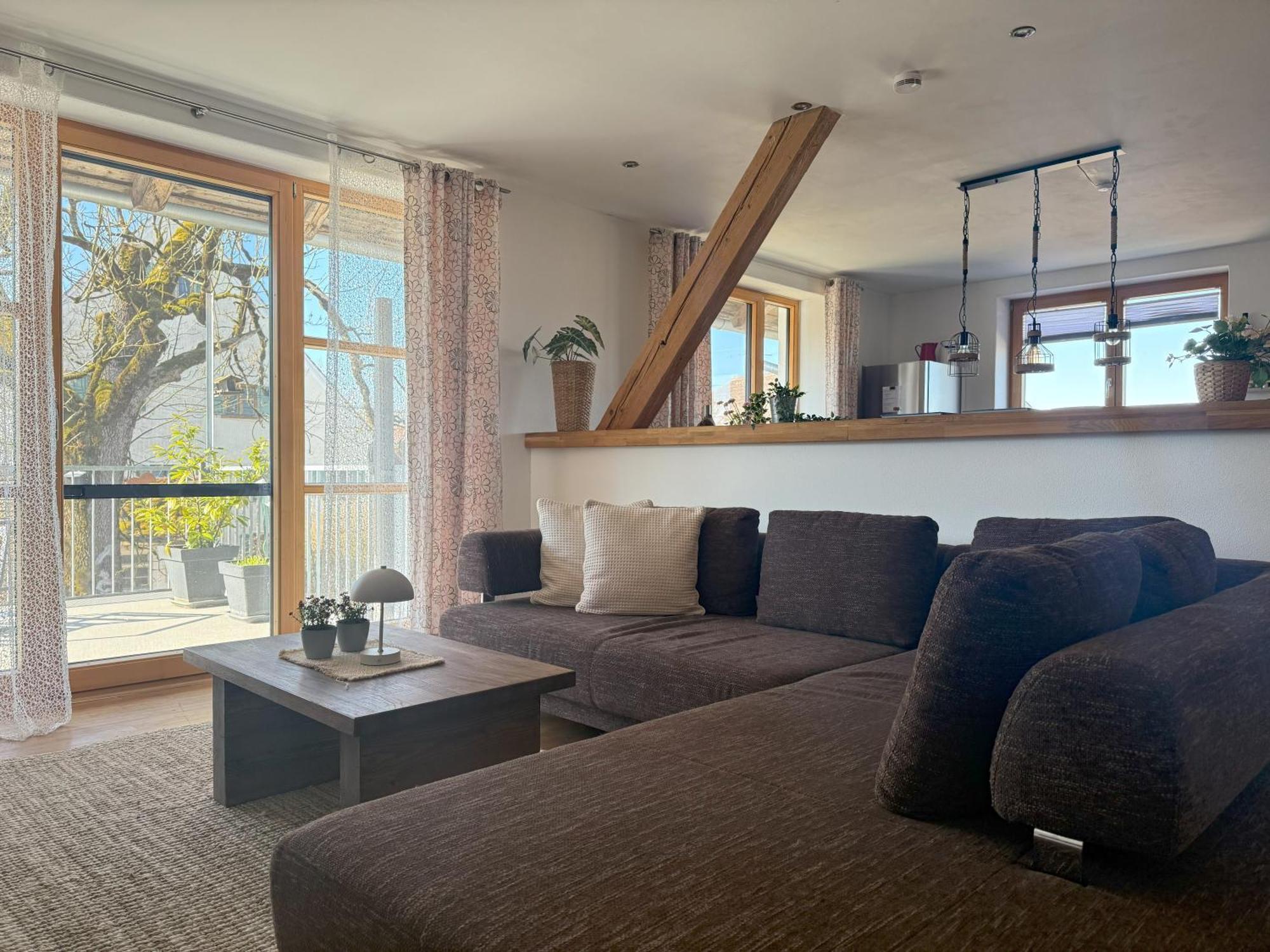 Fe Wo Brunnen - 120 Qm - Ruhige Lage - Viel Natur- Komfortabel - Grosser Balkon Und Garten Memmingen Buitenkant foto