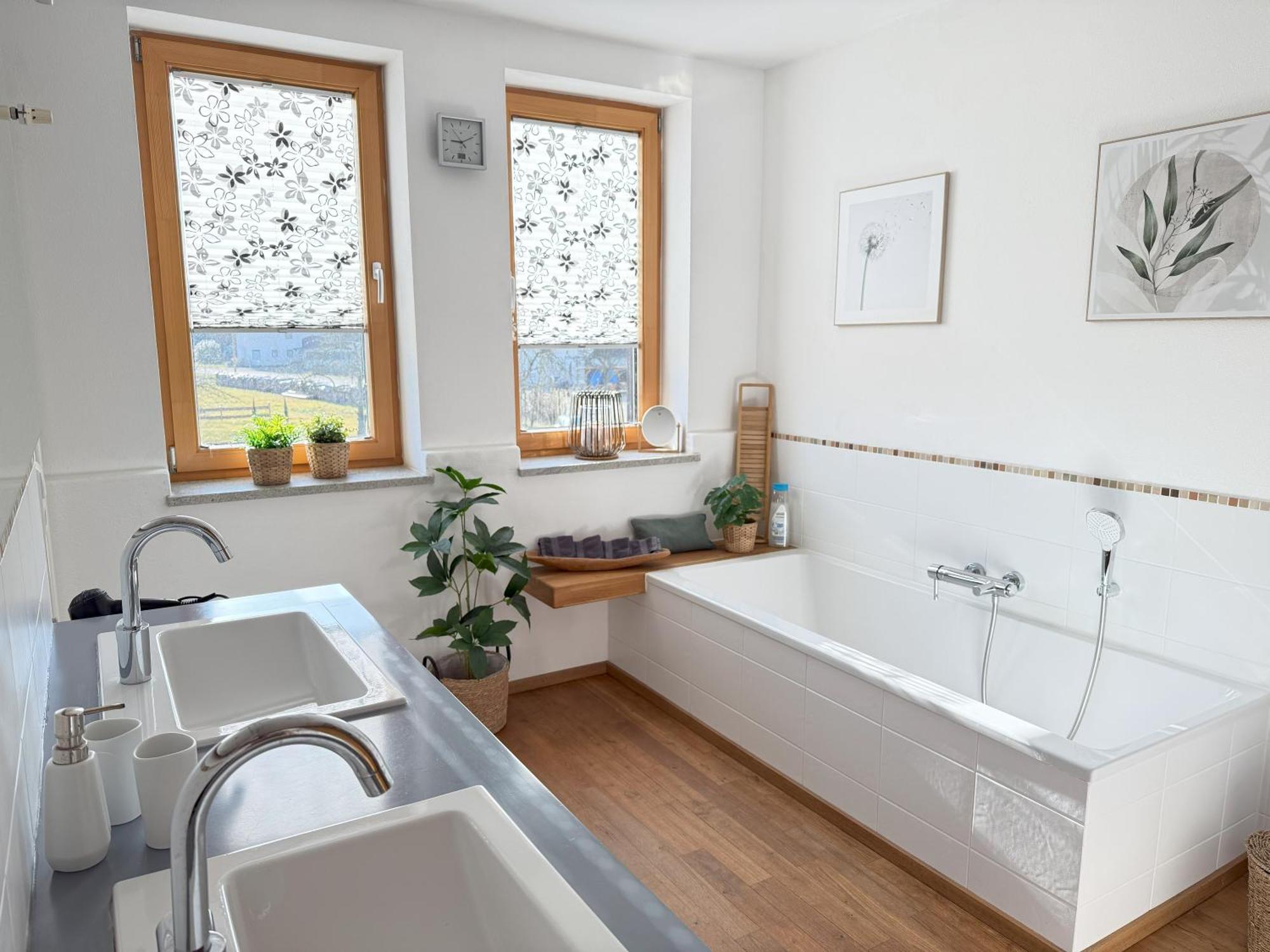 Fe Wo Brunnen - 120 Qm - Ruhige Lage - Viel Natur- Komfortabel - Grosser Balkon Und Garten Memmingen Buitenkant foto